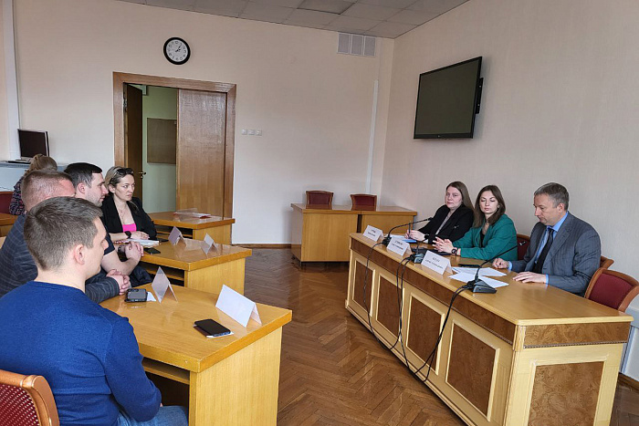 наследие махачкалы. подготовка кадров для опк. обсудил подготовку. доклад о готовности к пожароопасному периоду. связь с администрацией.